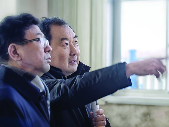 2019年1月8日在新公司，董事長崔洪亮向市委書記